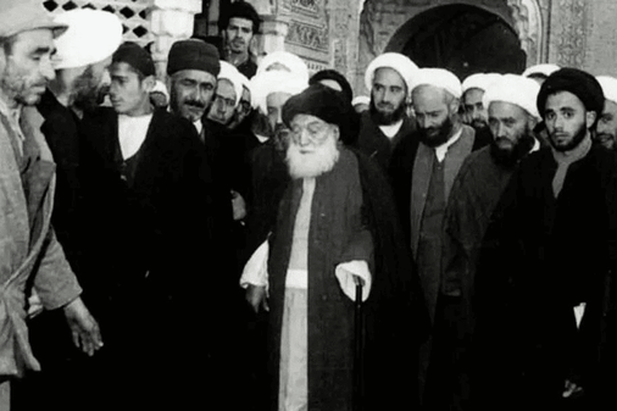 یک مرجع برجسته دینی در واکنشی شدید و غیرمنتظره نسبت به جمله‌ای که بدون اجازه و اطلاع ایشان روی رساله‌اش درج شده بود، به‌شدت ناراحت و عصبانی شد.