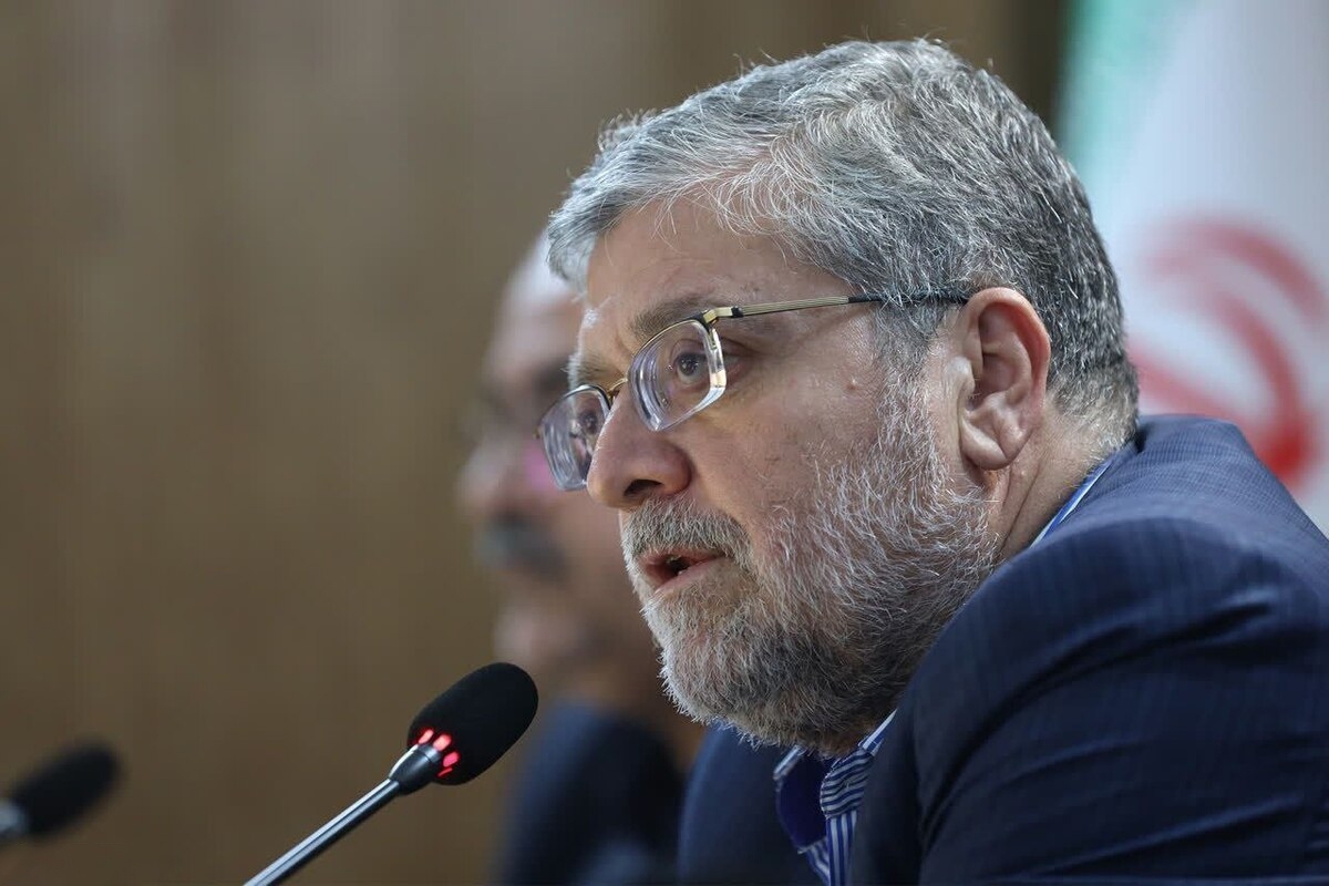 شهردار مشهد مقدس با بیان اینکه همکاری شورای شهر در تصمیم‌سازی‌های شهری، نقش مؤثری در بهبود روند اجرایی برنامه‌ها دارد و امیدوارم این تعامل تداوم یابد، گفت: ساختار معیوب املاک قولنامه‌ای با نگاه مردم‌محور اصلاح شود.