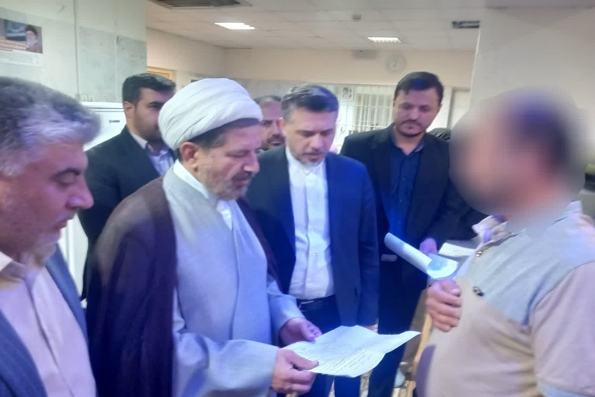 رئیس کل دادگستری خراسان رضوی در جریان سفر به حوزه قضایی جوین و جغتای دستور ۳ روز مرخصی به مددجویان بازداشتگاه جوین را صادر کرد.