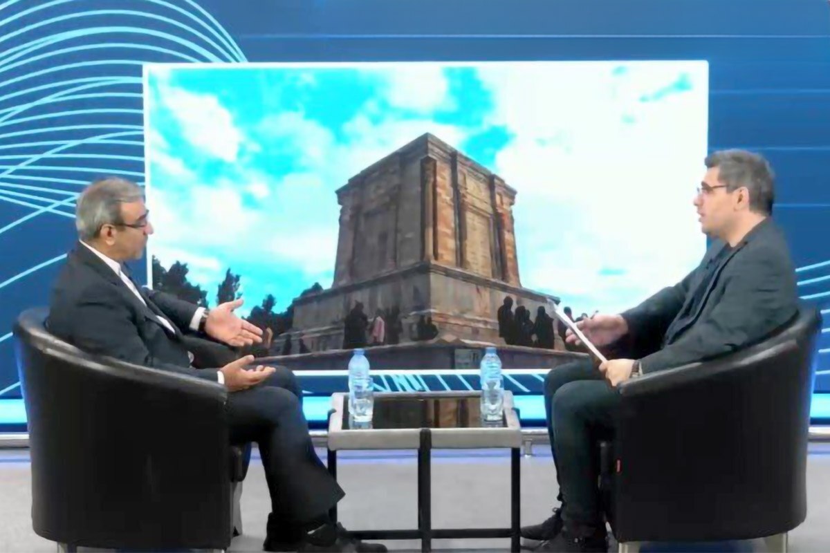 استاندار خراسان رضوی گفت: در حالی‌که صادرات کشور در پنج‌ماهه نخست امسال با کاهش مواجه شده است، صادرات استان خراسان رضوی بیش از ۳۷ درصد رشد داشته که حاصل هم‌افزایی میان دولت، بخش خصوصی و دانشگاه است.