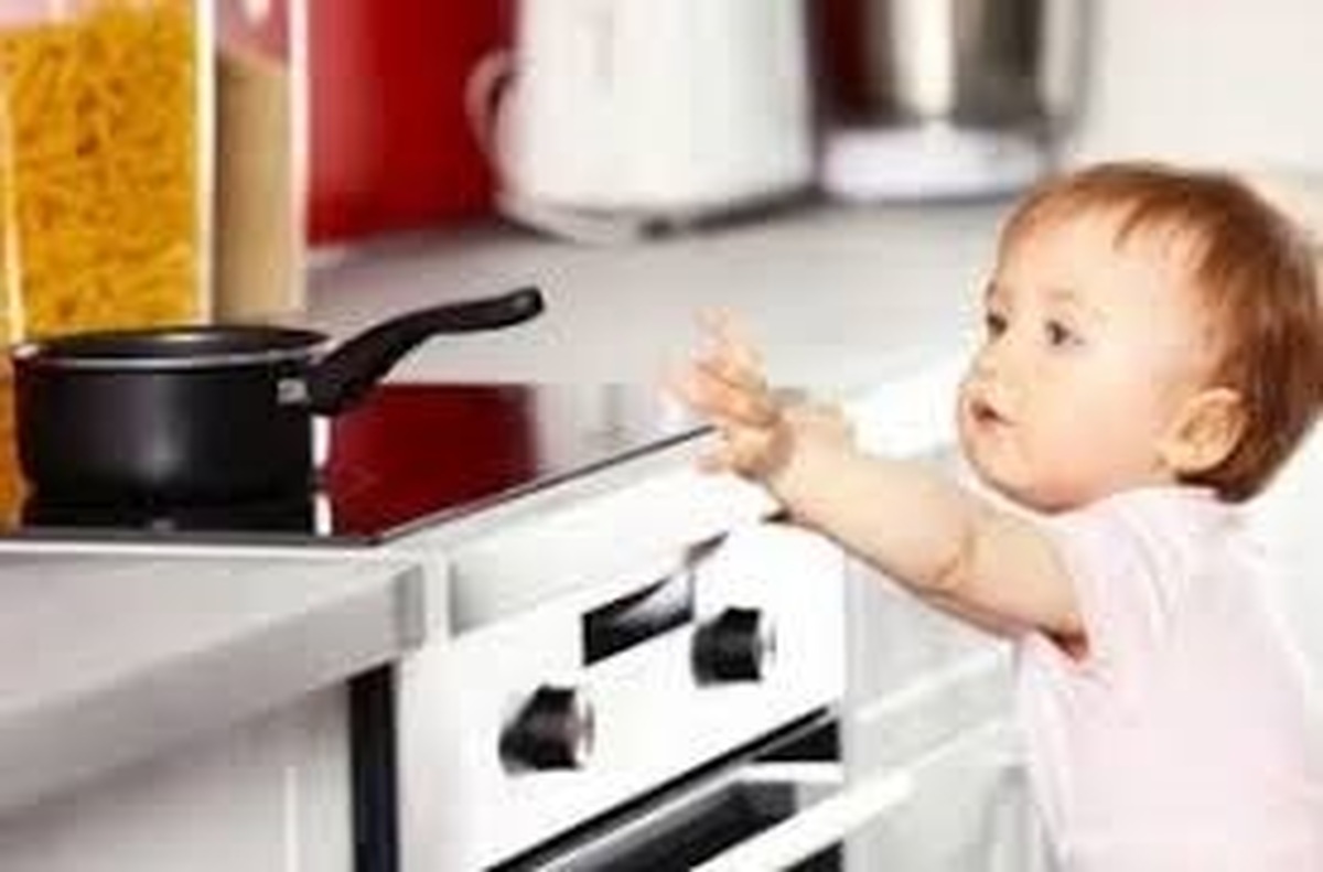 فوق تخصص جراحی پلاستیک و ترمیمی و عضو هیأت علمی گروه جراحی عمومی دانشگاه علوم پزشکی مشهد با اشاره به افزایش موارد سوختگی در فصل پاییز گفت: در میان بیماران بستری در بخش سوختگی، کودکان سهم قابل توجهی دارند و والدین باید مراقبت ویژه‌ای از آنان برای پیشگیری از سوختگی و عوارض ناشی از آن داشته باشند.