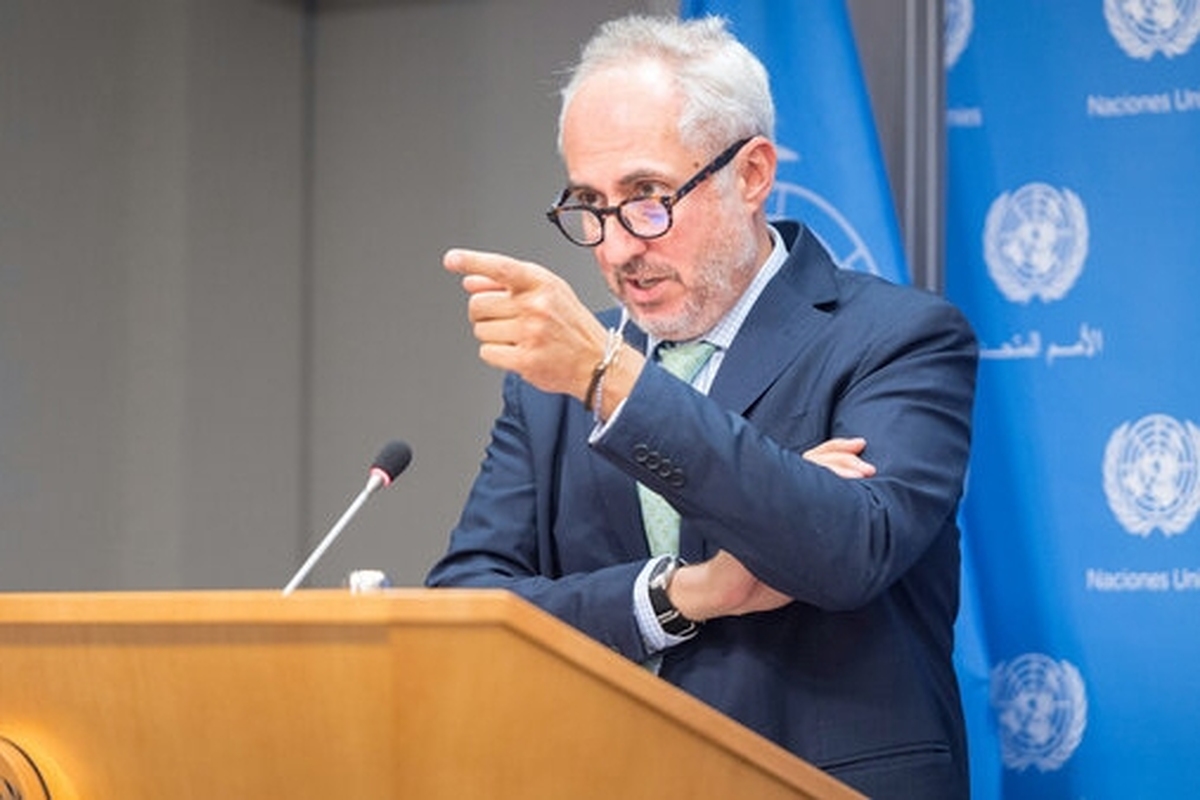 سخنگوی دبیرکل سازمان ملل در نشست خبری خود با اعلام این که دبیرکل با وزرای امور خارجه کشور‌های غرب آسیا، از جمله وزیر امور خارجه ایران درباره وضعیت منطقه و یمن گفت‌و‌گو کرده است، تاکید کرد که دبیرکل سازمان ملل از تمامی طرفین مذاکرت بر سر برنامه هسته‌ای ایران می‌خواهد عزم سیاسی لازم برای گفت‌و‌گو‌های هدفمند در این زمینه را به کار بگیرند.