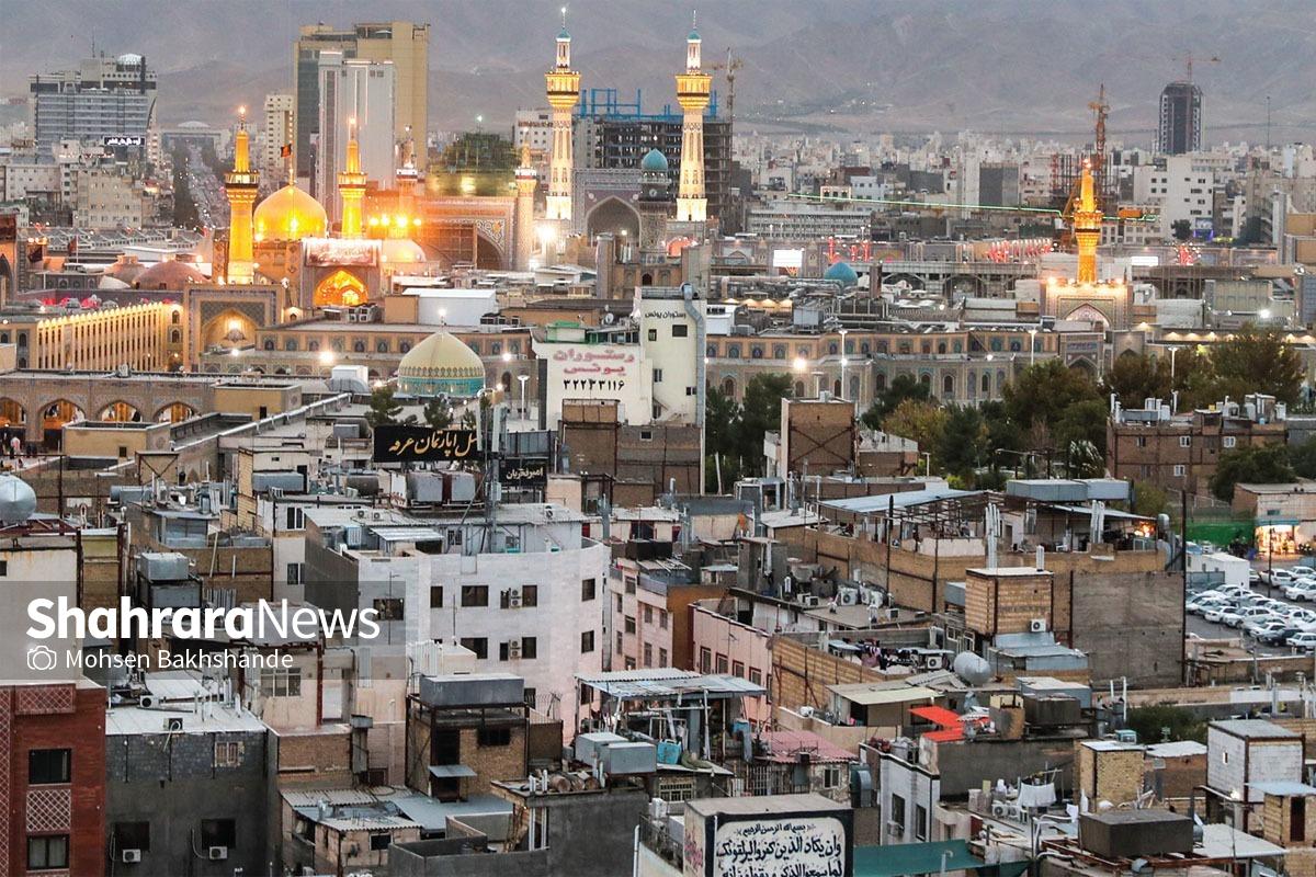 حریم پیرامون حرم مطهر رضوی سال‌هاست در رفت‌وبرگشت طرح‌ها و تصمیم‌ها بلاتکلیف مانده و انگار به جایی در میان گذشته و آینده، تبدیل شده است.