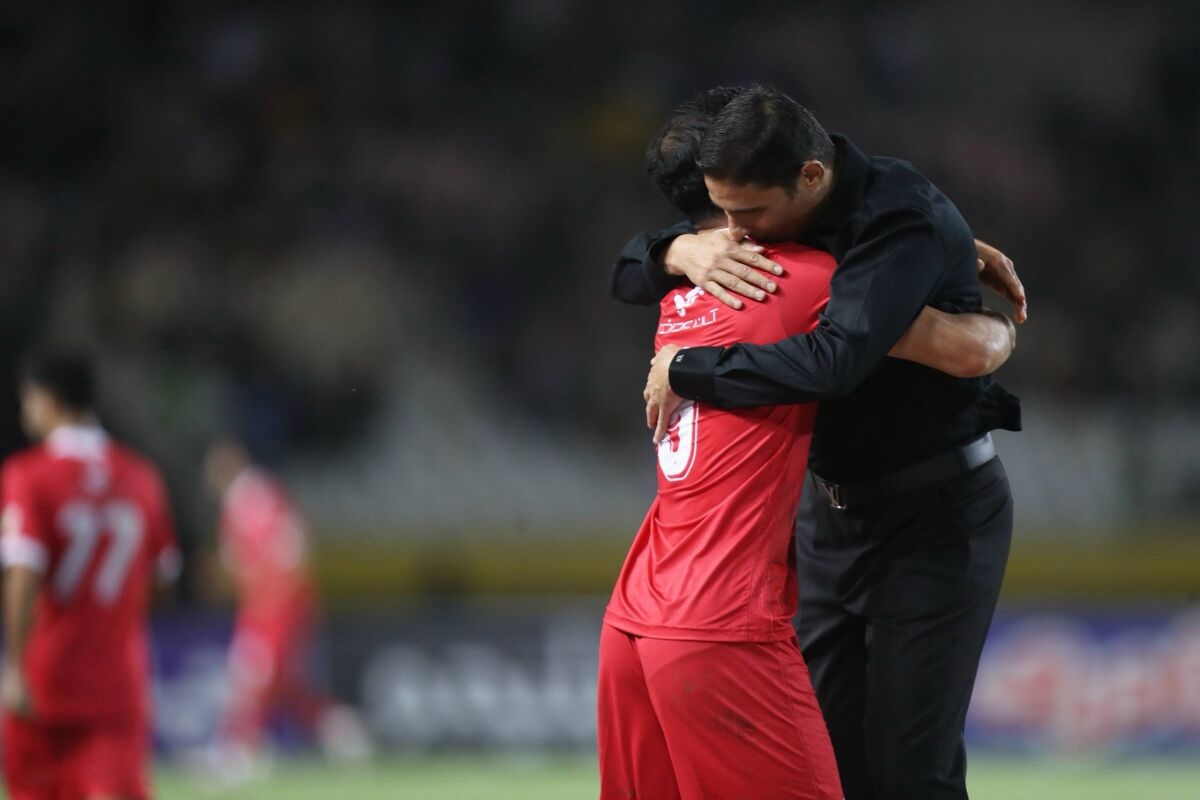 رختکن پرسپولیس با هاشمیان همراه شد