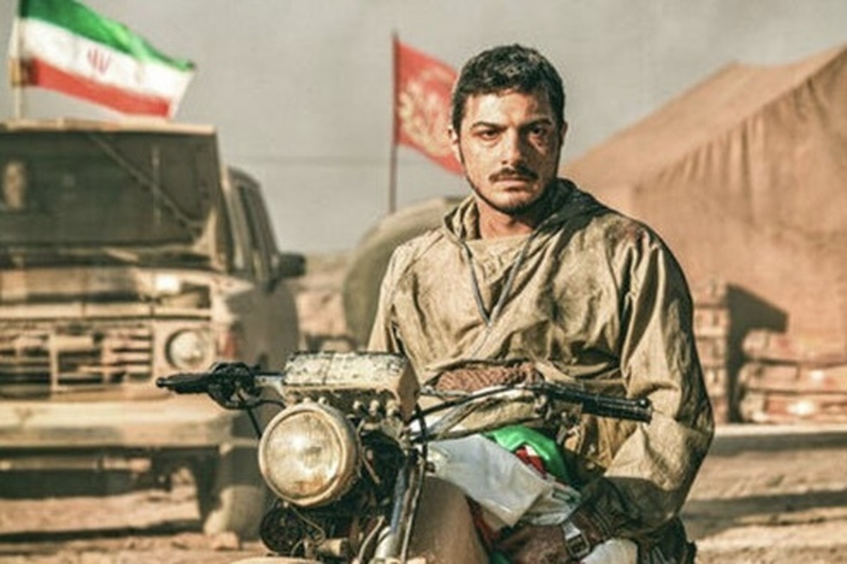 عکسی تازه از سجاد بابایی و بهزاد خلج در پشت صحنه فیلم سینمایی «مجنون» منتشر شد.