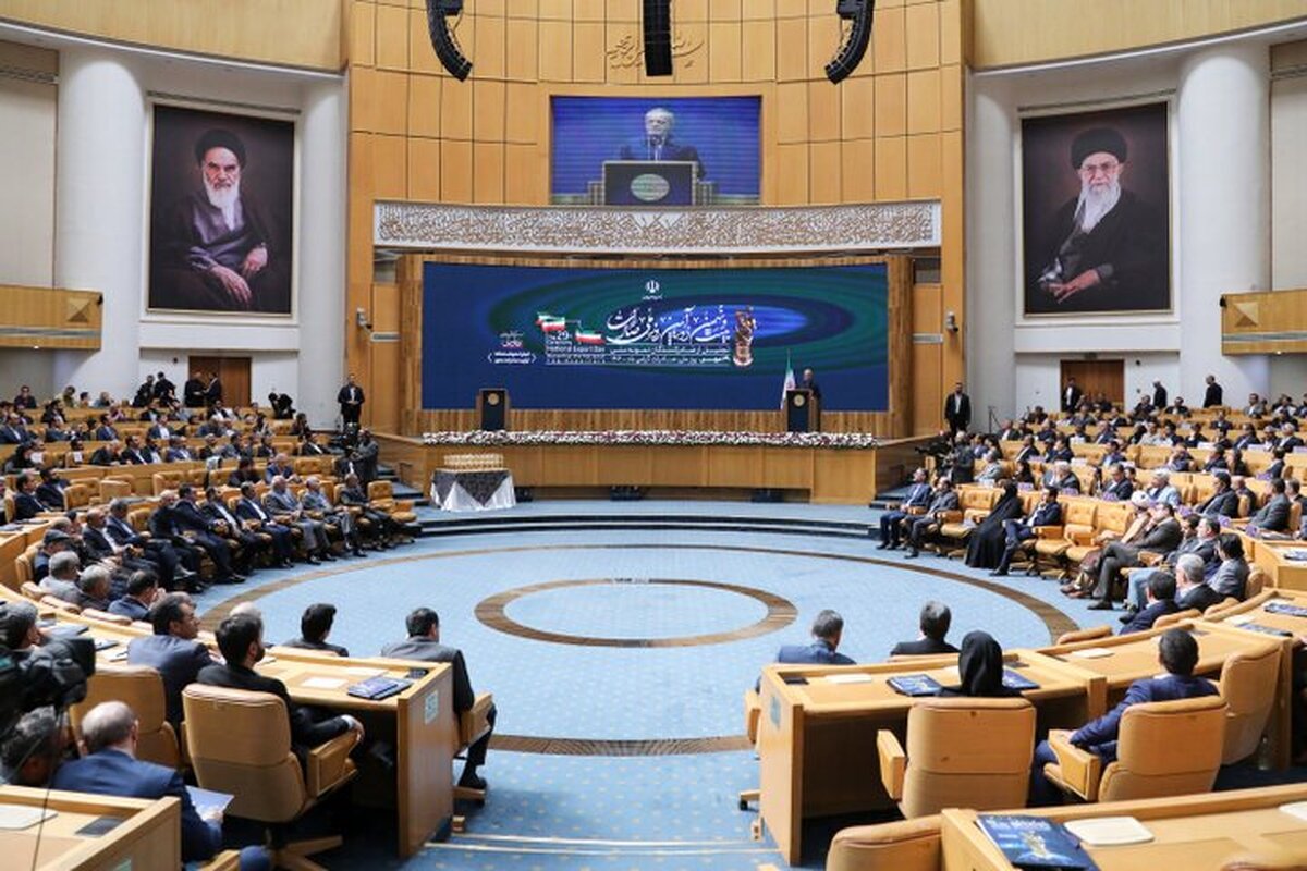 پزشکیان: در مسیر ساخت آینده ایران تسلیم هیچ محدودیتی نمی‌شویم