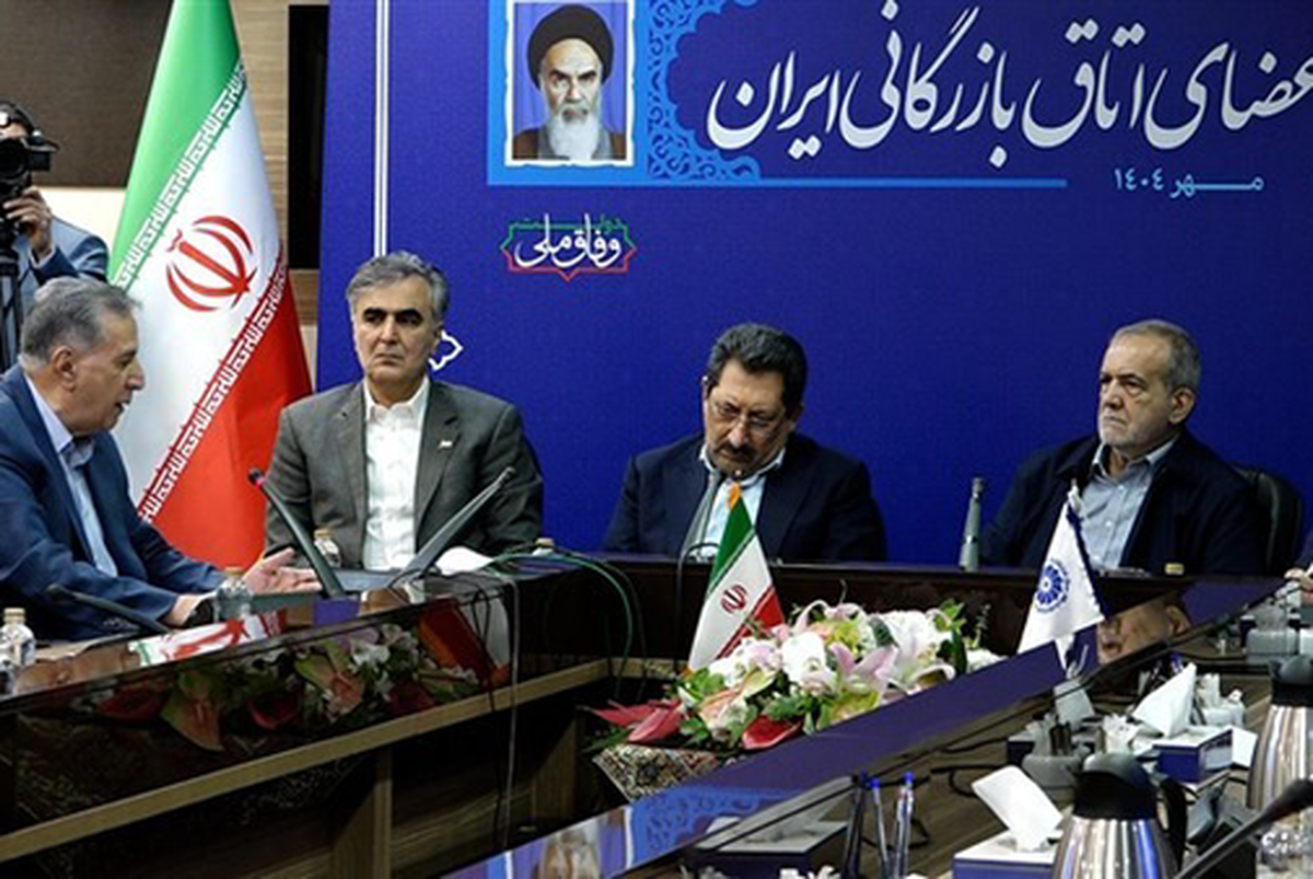 رئیس‌کل بانک مرکزی از آماده شدن شرایط برای واگذاری شرکت‌های  تحت تملک بانک‌ها به بخش خصوصی خبر داد و گفت: فروش این شرکت‌ها بصورت اقساطی امکان‌پذیر شده است.