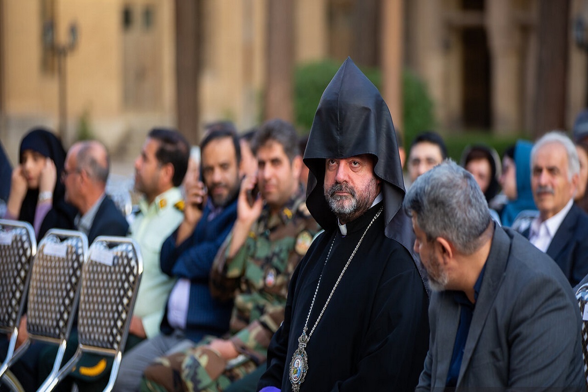 آیین رونمایی از کتاب خاطرات سرهنگ خلبان «آرتیم ملیکیان» در اصفهان برگزار شد.