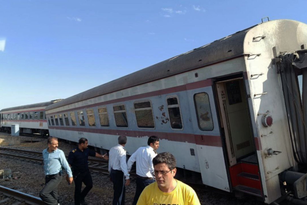 قطار مسافربری در ایستگاه راه آهن مشهد از ریل خارج شد (۳ مهرماه ۱۴۰۴) قطار مسافربری در ایستگاه راه آهن مشهد از ریل خارج شد (۳ مهرماه ۱۴۰۴)