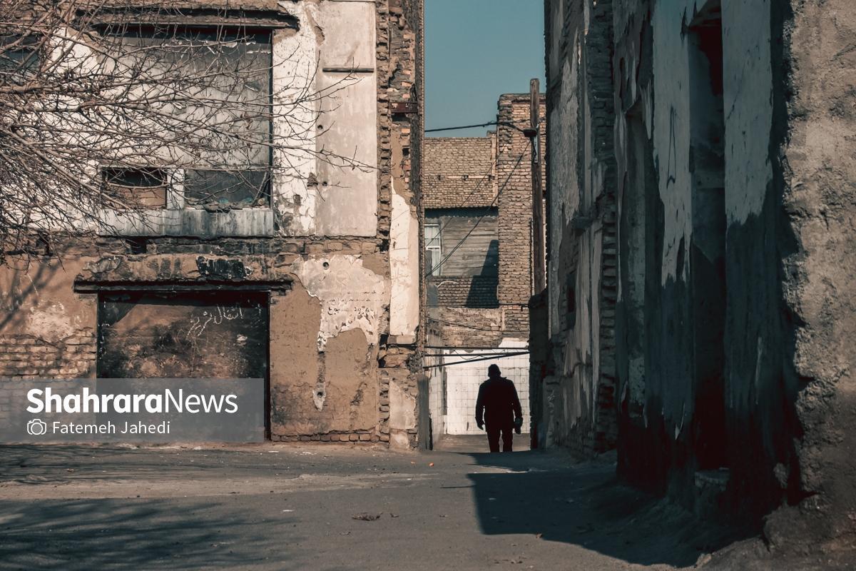 سخنگوی کمیسیون عمران مجلس شورای اسلامی با تأکید بر ضرورت نوسازی بافت‌های فرسوده گفت: بی‌توجهی بانک‌ها به پرداخت تسهیلات، روند مقاوم‌سازی واحدهای مسکونی را کند کرده در حالی که طبق برنامه هفتم، باید سالانه ۲۰ درصد از بافت‌های فرسوده نوسازی شود.