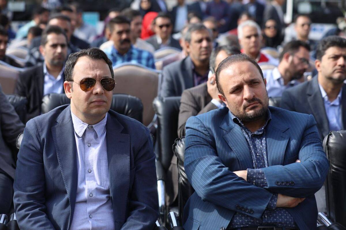 معاون شهردار و رئیس سازمان اقتصادی، سرمایه‌گذاری و مشارکت‌های مردمی شهرداری مشهد گفت: شهرداری مشهد امسال حدود ۸ هزار میلیارد تومان اوراق مشارکت به فروش رساند که یک رکورد بود. کلیه مبالغ اوراق صرف موضوع حمل‌ونقل عمومی شده است.