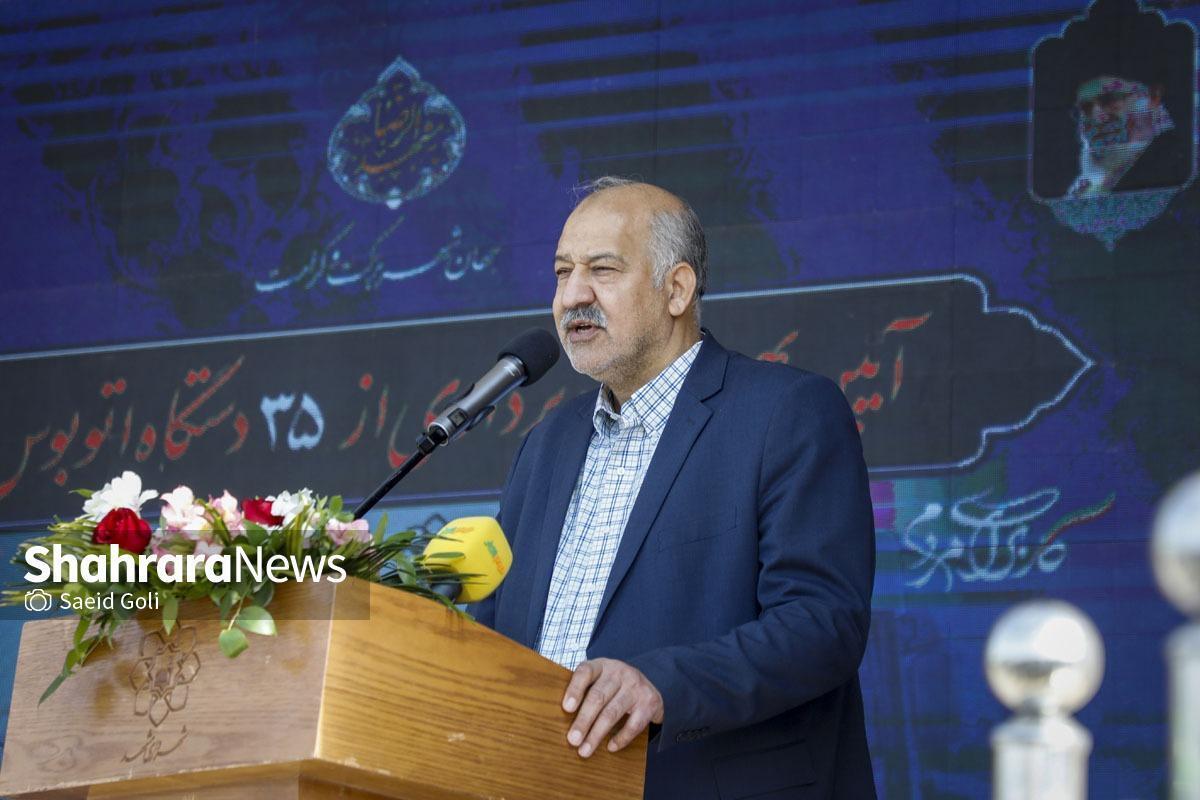 امروز، از ۱۰ دستگاه اتوبوس دوکابین ۱۸متری و ۲۵ دستگاه اتوبوس ۱۲متری جدید در مشهد بهره‌برداری شد.