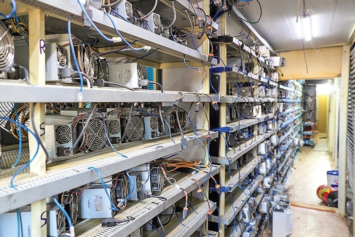 طبق مصوبه جدید، پاداش گزارش مراکز استخراج غیرمجاز رمزارز به ازای هر دستگاه یک و نیم میلیون تومان محاسبه می‌شود که سقف آن نیز تا ۳۰۰ میلیون تومان افزایش یافته است.