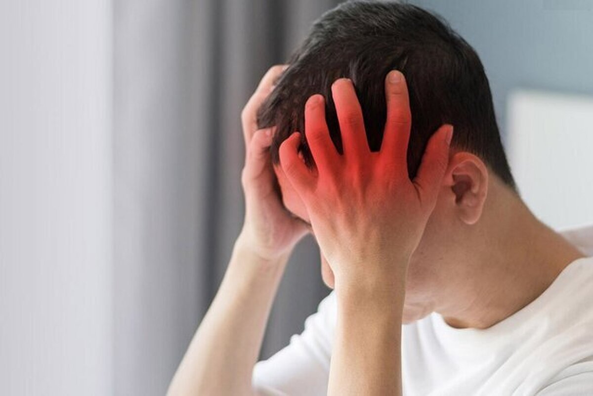 عضو هیات علمی دانشگاه علوم پزشکی شهید بهشتی، درباره سردرد‌های شدید همراه با حساسیت به نور گفت: این علامت می‌تواند نشانه‌ای از میگرن باشد، اما باید با سایر علائم همراه باشد تا تشخیص قطعی صورت گیرد.