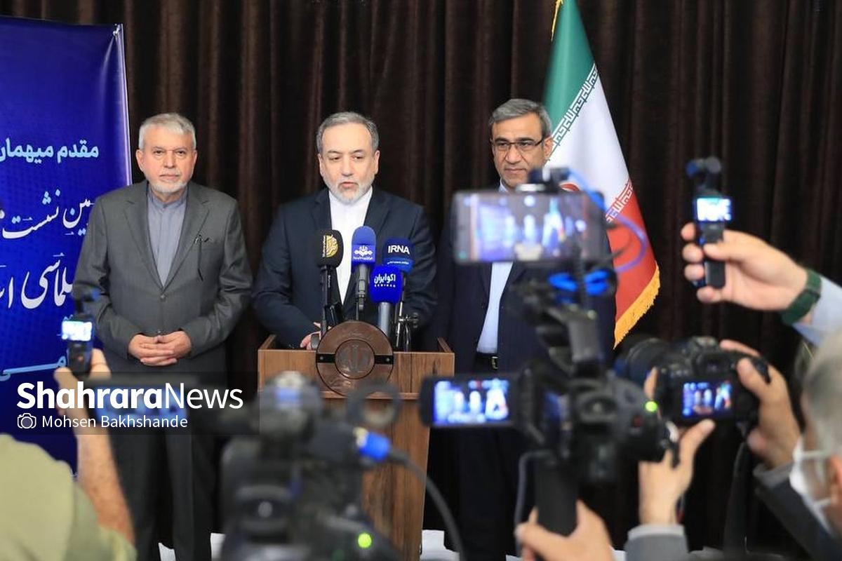 وزیر امور خارجه کشورمان در بدو ورود به مشهد گفت: زیاده‌خواهی آمریکا باعث شده به میز مذاکره باز نگردیم.