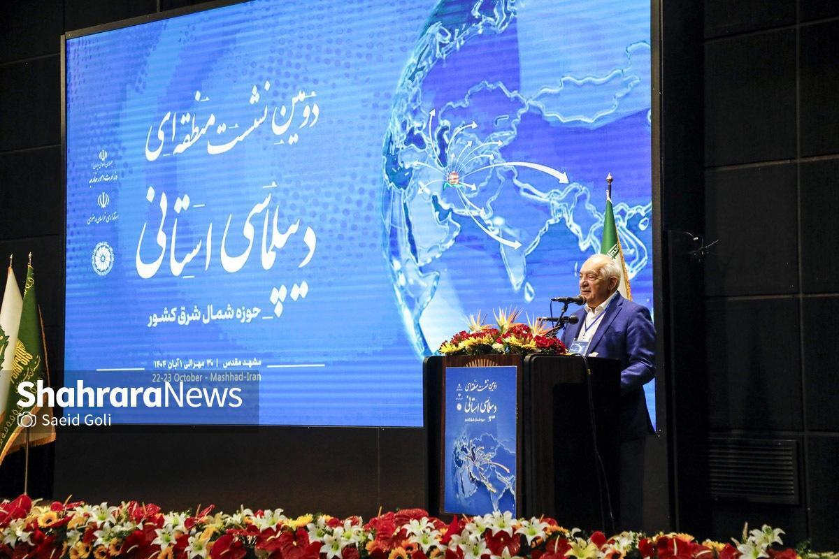 رئیس اتاق بازرگانی، صنعت، معدن و کشاورزی خراسان رضوی گفت: ما دیپلماسی منطقه‌ای را نه یک انتخاب بلکه ضرورتی اجتناب‌ناپذیر می‌دانیم تا از گفت‌و‌گو فراتر برود و به اقدامات عملی برسد تا دیگر این‌طور نباشد که تجار و بازرگانان خراسانی گرفتار ساده‌ترین مشکلات و حتی سنگ‌اندازی‌ها باشند.