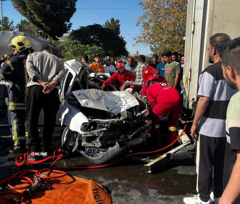 تصاویر هولناک از تصادف مرگبار پراید با تریلی ترک در کمربندی سبزوار + عکس