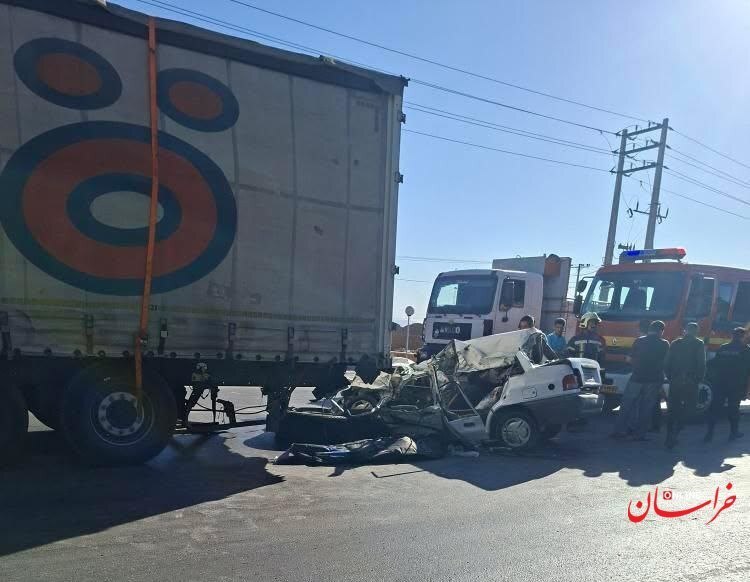 تصاویر هولناک از تصادف مرگبار پراید با تریلی ترک در کمربندی سبزوار + عکس