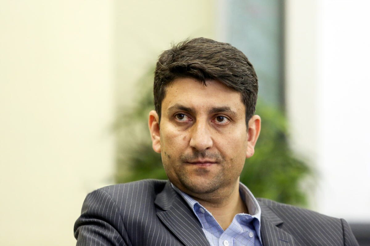 هاشمی تاکید کرد: زیرساخت‌های پهن‌باند و پردازش کشور باید با اتکا به بخش خصوصی توسعه یابد