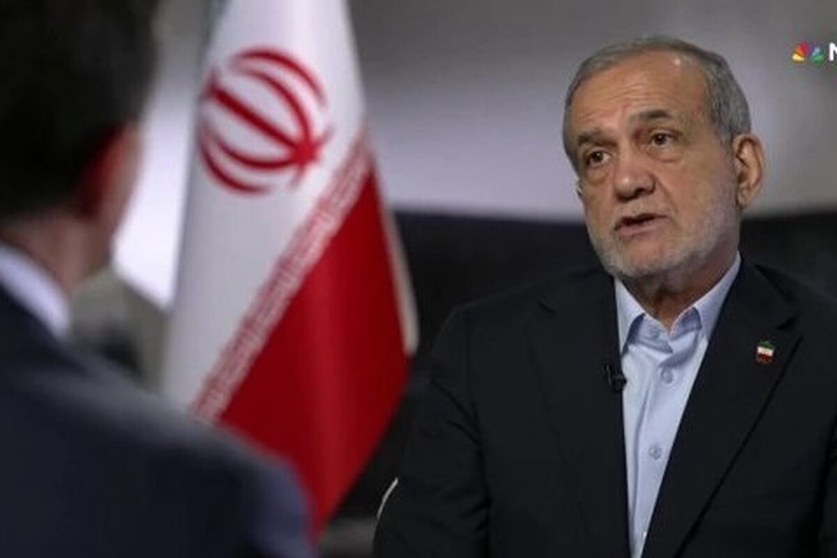 رئیس‌جمهور ایران ضمن تاکید بر این مسئله که بازرسان آژانس بین‌المللی انرژی اتمی می‌توانند از کشور بازدید کنند، هشدار داد که اقدامات رئیس‌جمهور آمریکا منطقه را به سمت آتش سوق می‌دهد.