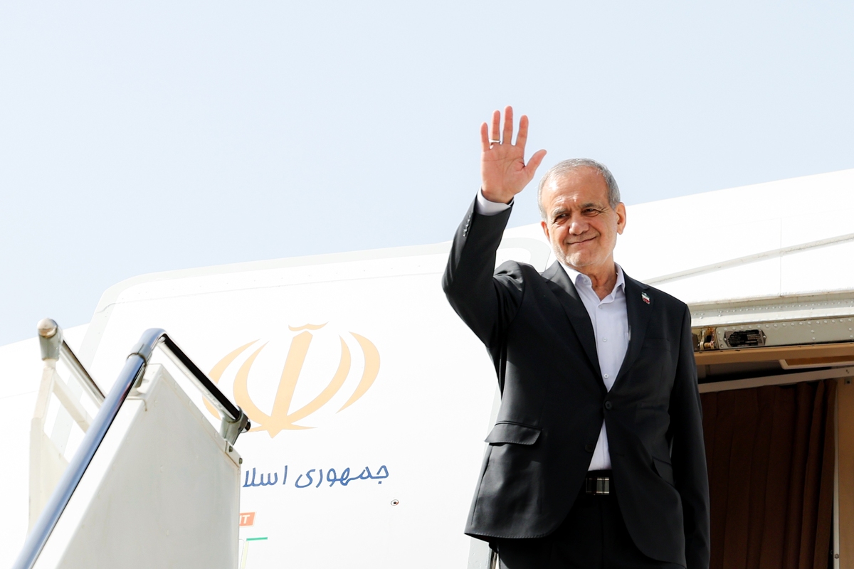 رئیس جمهور پس از شرکت و سخنرانی در هشتادمین مجمع عمومی سازمان ملل متحد و دیدار با ۹ تن از سران و مقامات کشورها و سازمان‌های بین‌المللی، دقایقی پیش نیویورک را به مقصد تهران ترک کرد.