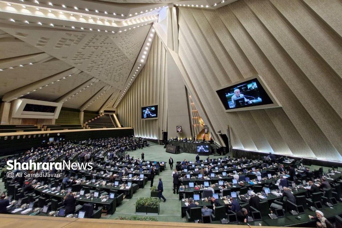 بررسی گزارش شورای عالی راهبردی برنامه و بودجه درخصوص اجرای سال اول برنامه هفتم توسعه در دستور کار این هفته نمایندگان مجلس شورای اسلامی در صحن علنی قرار گرفت.