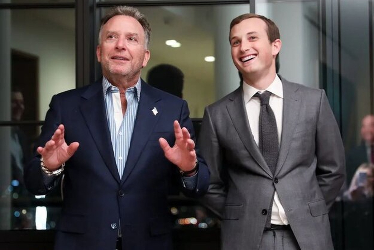 پسر استیو ویتکاف اخیراً برای جلب‌نظر ترامپ، از کشور‌های خلیج‌فارس از جمله قطر که قبلاً در پروژه‌های خانوادگی ویتکاف سرمایه‌گذاری کرده، درخواست پول کرده است.