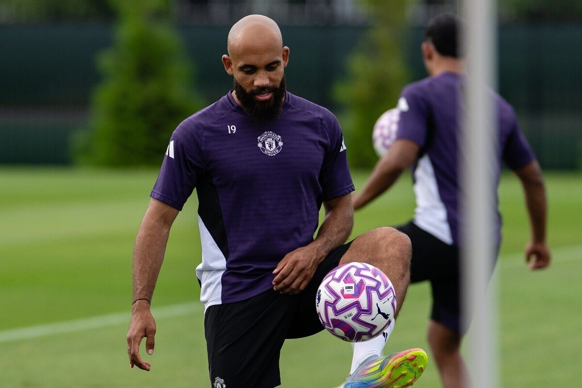 سرمربی منچستریونایتد معتقد است برایان امبومو می‌تواند به رهبر جدید شیاطین سرخ تبدیل شود.