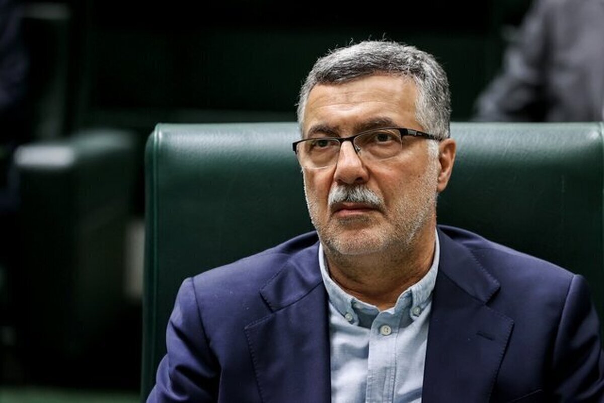 وزیر بهداشت با اشاره به اینکه آمادگی دارو و لجستیک متناسب با تروما و بحران هم مسئله مهمی است، بیان داشت: باید همواره برای هر بیمارستان یک بیمارستان معین و برای هر استان یک استان معین با امکانات لازم را در کنار خود داشته باشید.