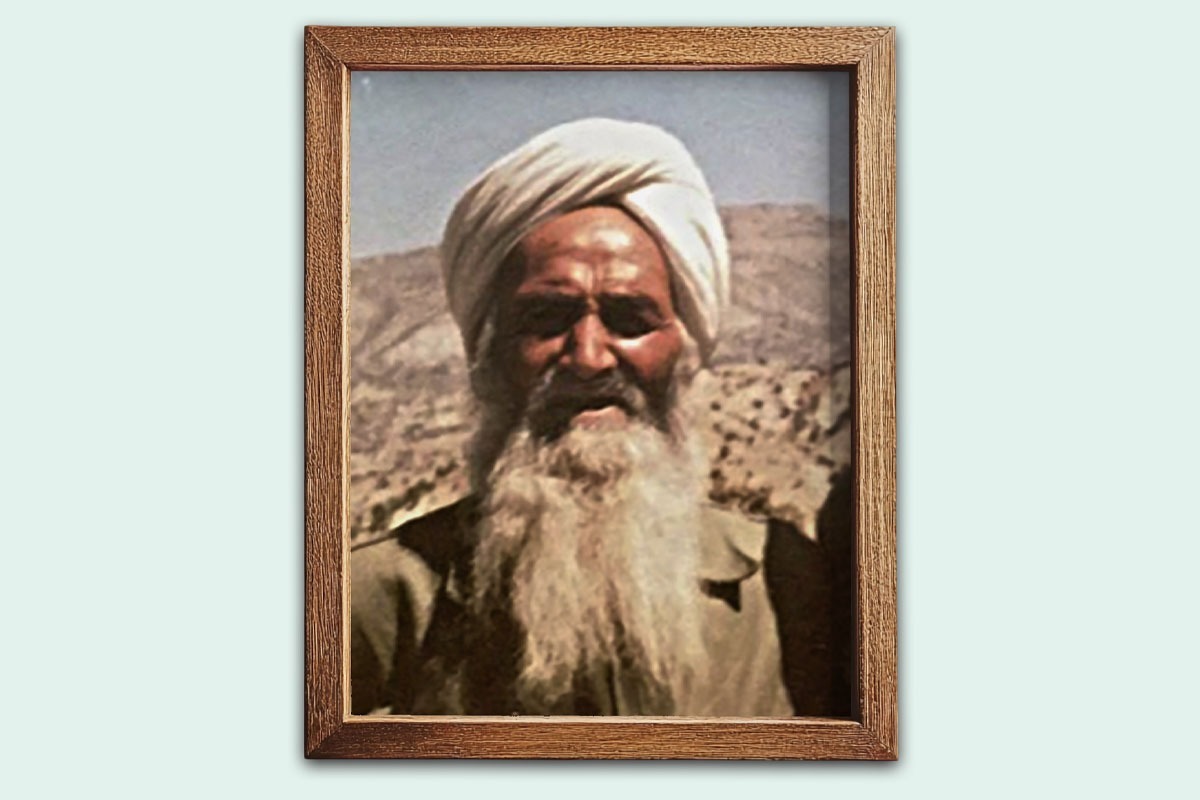 کهن‌سال‌ترین رزمنده ۸ سال دفاع مقدس «حاج قربان نوروزی» است که با ۱۰۵ سال سن از خراسان راهی خط مقدم شد.