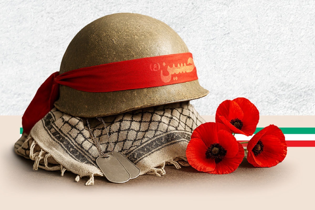 گاهی مردانی با لباس خاکی رد می‌شدند، گاهی صدای جیپ از دور و گاهی سکوتی سنگین که از هر خمپاره‌ای بیشتر دل آدم را می‌لرزاند.