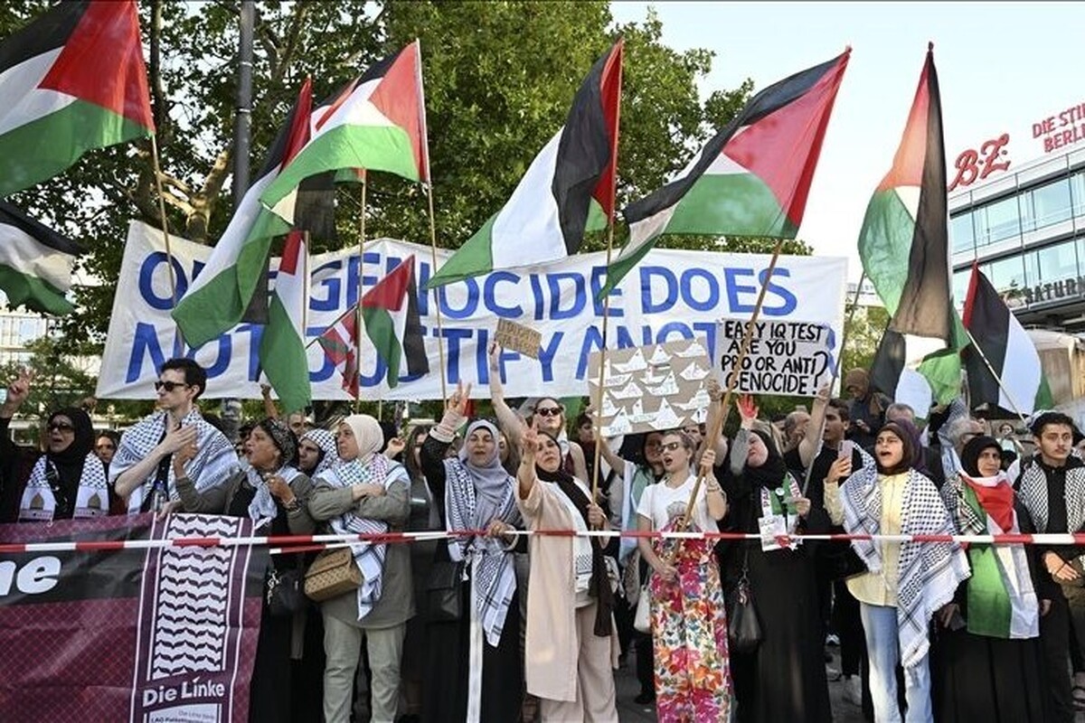 تظاهرات گسترده آلمانی‌ها در مخالفت با حمایت برلین از اسرائیل
