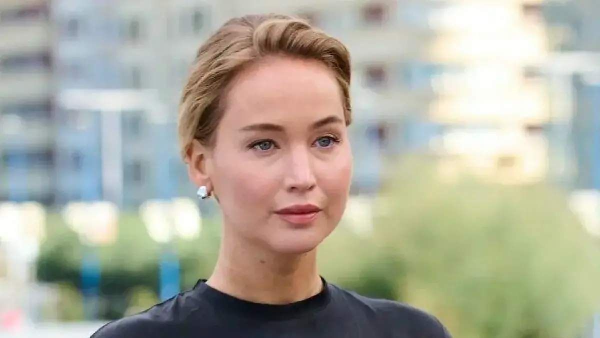 جنیفر لارنس، بازیگر برنده اسکار، در نشست خبری فیلم جدیدش در جشنواره فیلم سن‌سباستین، حملات اسرائیل به غزه را «نسل‌کشی» خواند و گفت از شدت این خشونت‌ها وحشت‌زده است.