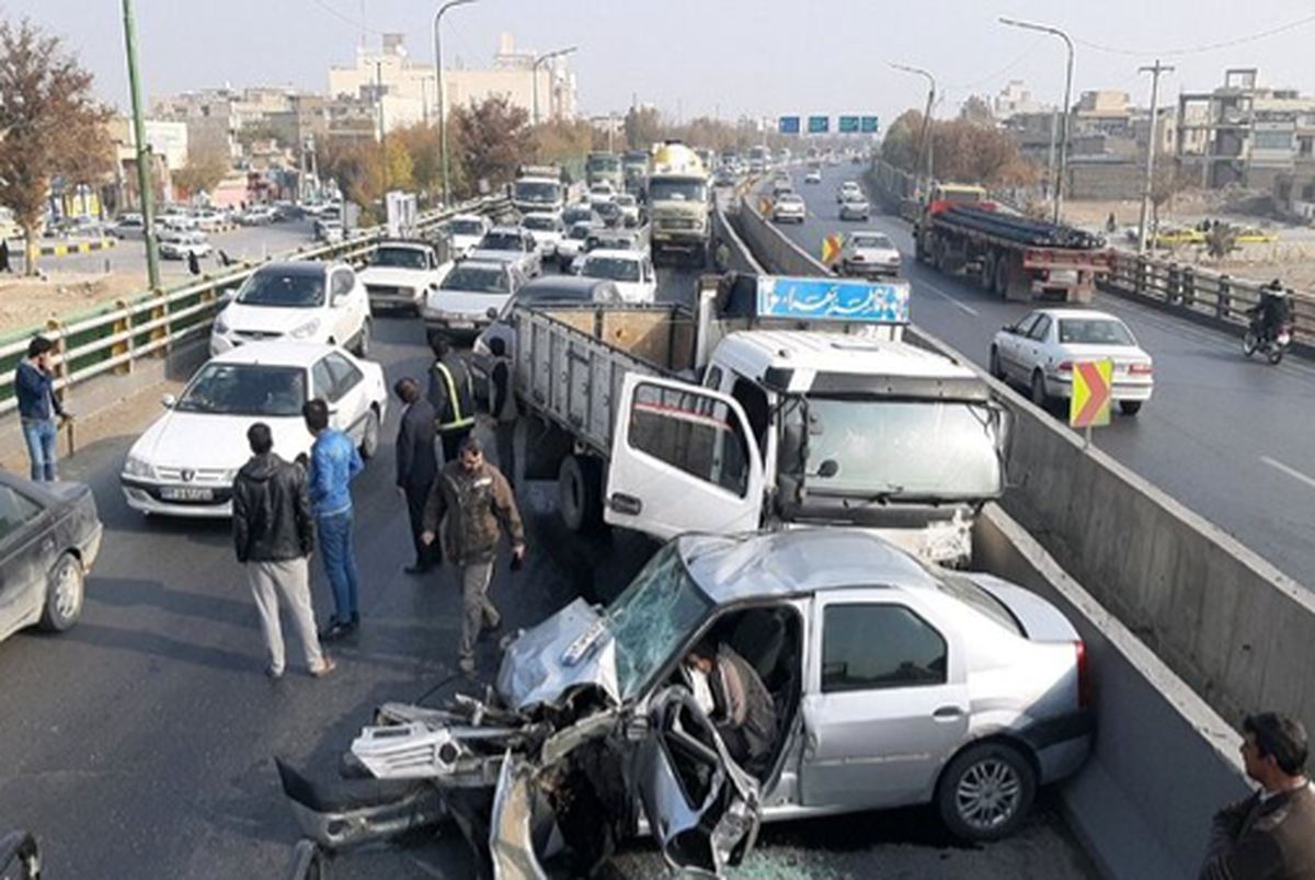 بر اساس دستورالعمل حقوقی جدید معاونت حقوقی ریاست‌جمهوری، توقیف خودرو‌های مقصر در تصادفات منجر به جرح تنها در شرایط خاص قانونی مجاز است و توقیف خودسرانه این وسایل نقلیه غیرقانونی محسوب می‌شود.