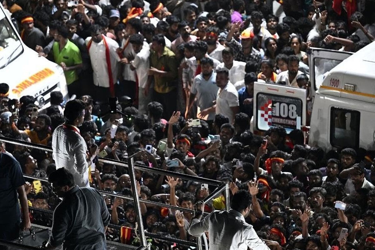 مقامات ایالتی هند اعلام کردند که بر اثر ازدحام جمعیت در تجمع انتخاباتی یک بازیگر محبوب سینمای هند، حداقل ۳۶ نفر کشته و بیش از ۵۰ نفر زخمی شدند.