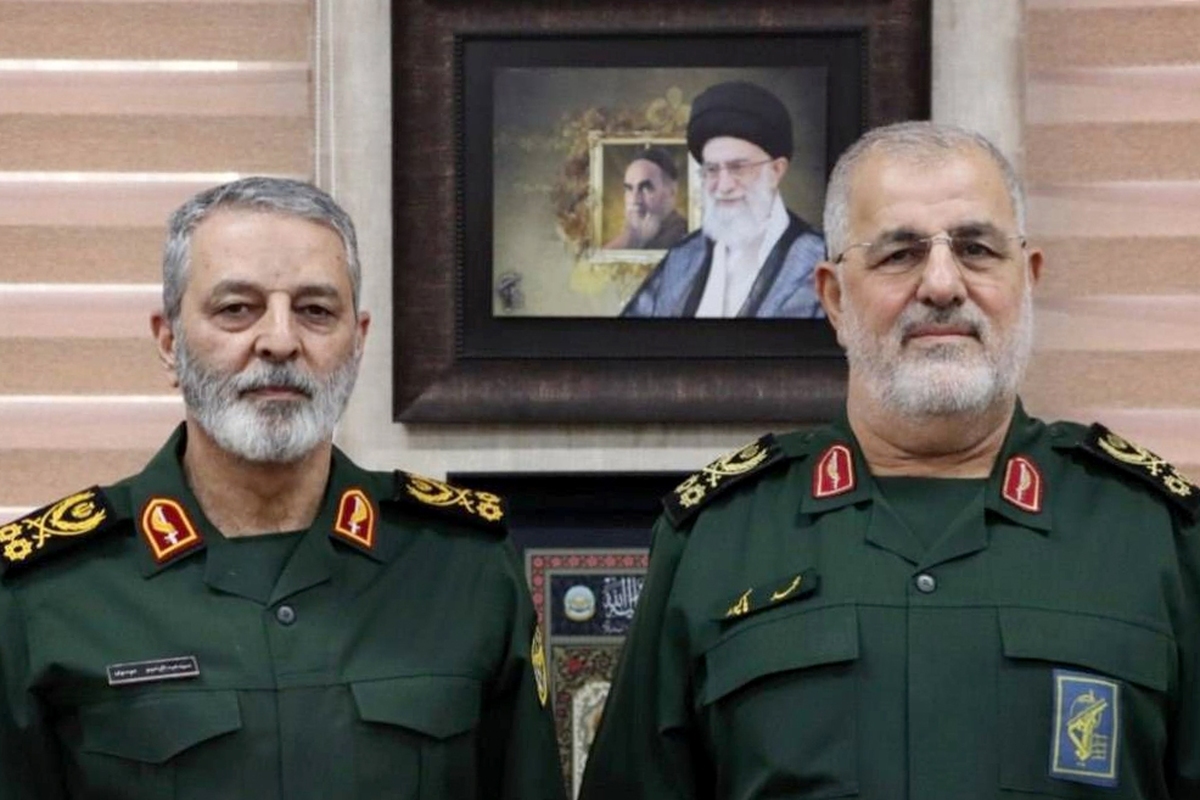 رئیس ستادکل نیرو‌های مسلح در دیدار سردار سرلشکر پاکپور با بیان اینکه تقویت، نوسازی و بروز رسانی سامانه‌ها و تجهیزات دفاعی کشور روند خوبی گرفته است، گفت: نیرو‌های مسلح برای مقابله مقتدرانه با هرگونه تهدید و تجاوز احتمالی آمادگی کامل دارند.