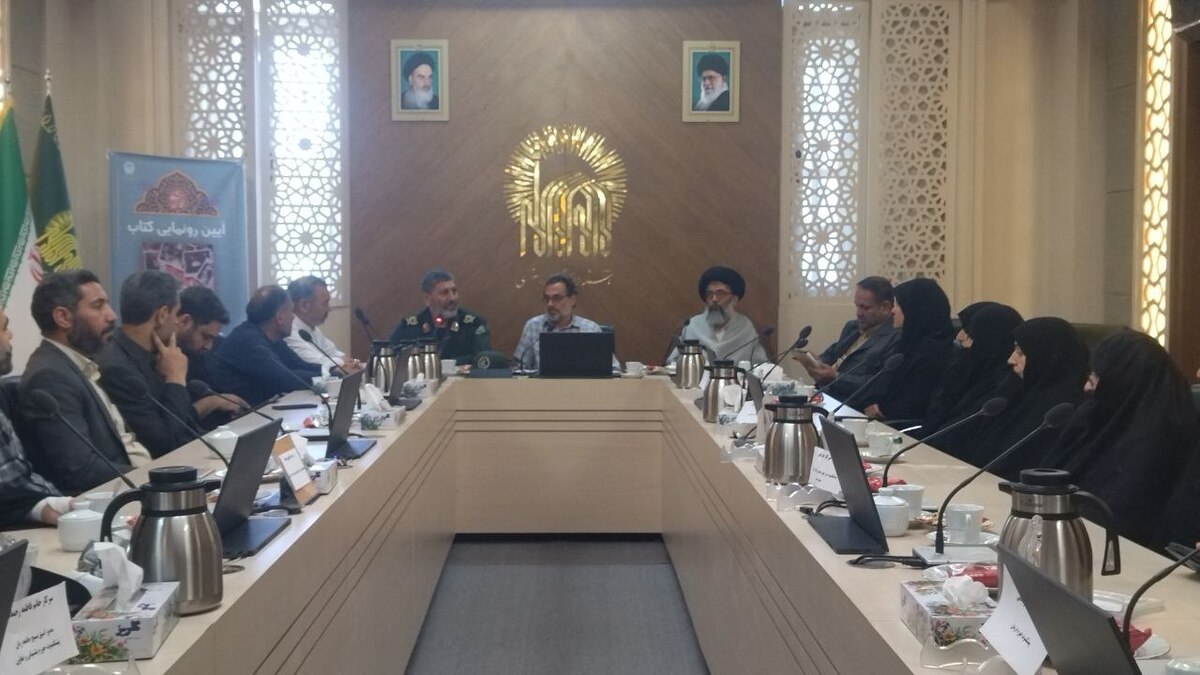 مدیرکل بنیاد حفظ آثار و نشر ارزش‌های دفاع مقدس تأکید کرد: روایتگری از زندگی مادران و همسران شهدا وظیفه‌ای مهم و ملی و میراثی است که نباید به فراموشی سپرده شود.