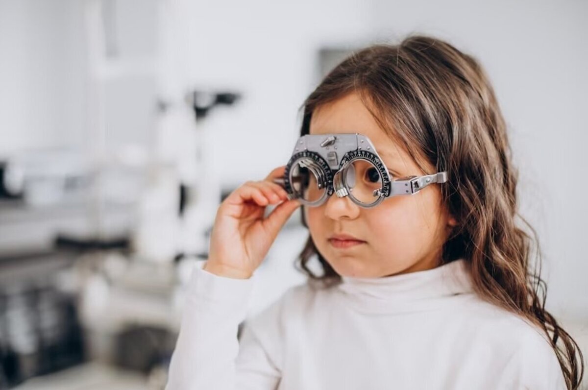 هوای آلوده فقط ریه‌ها را تهدید نمی‌کند؛ تحقیقات جدید نشان می‌دهد که می‌تواند بینایی کودکان را نیز به خطر بیندازد!