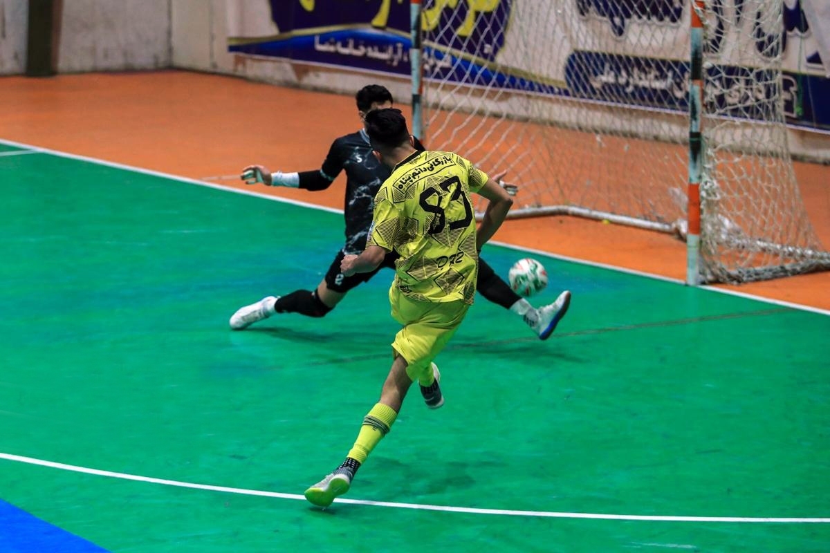 قرعه‌کشی لیگ دسته‌اول فوتسال با اعلام نام‌های فرش‌آرا، جنگی مشهد و استقلال تهران برگزار شد.