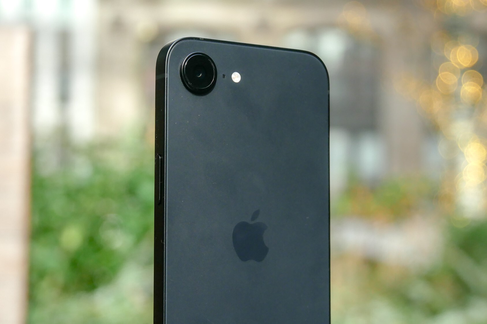 آیفون 17e؛ گزینه اقتصادی اپل برای خریداران هوشمند آیفون 17e؛ گزینه اقتصادی اپل برای خریداران هوشمند