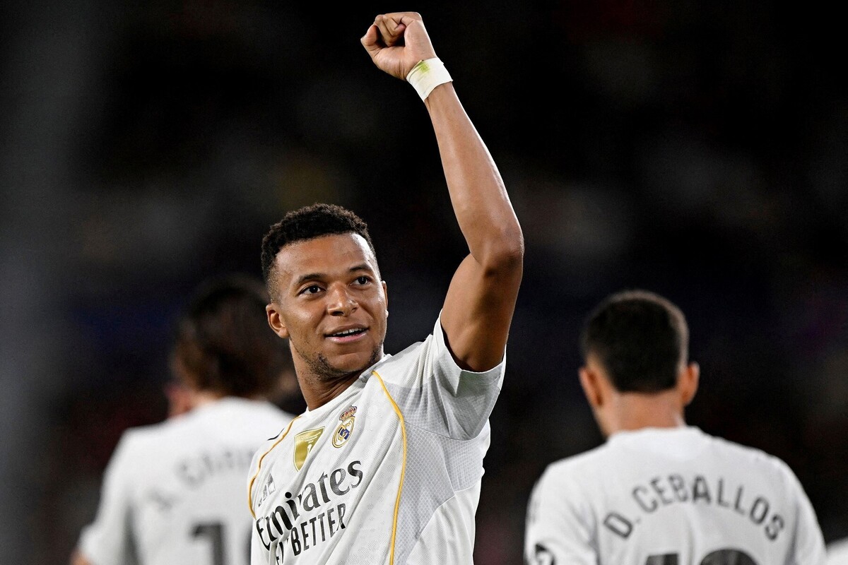 مهاجم فرانسوی رئال مادرید در بهترین فرم خود قرار دارد، اما ام‌باپه در رئال تنهاست.