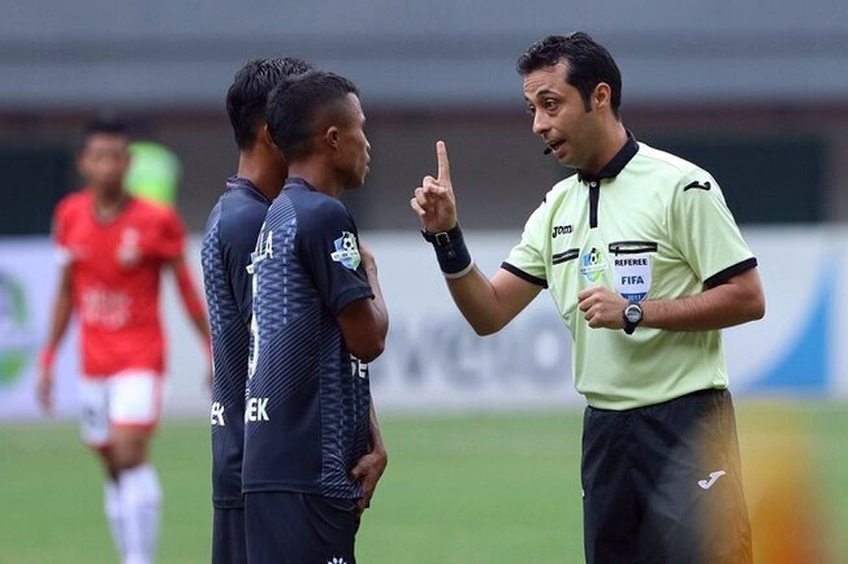 داور لیگ برتر فوتبال گفت: به اعتقاد من هر داور باید برای قضاوت در لیگ برتر بالای ۵۰ میلیون تومان دستمزد دریافت کند.