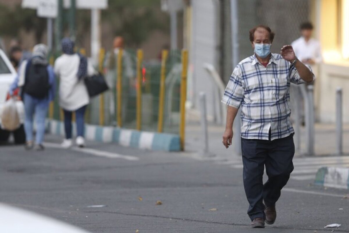 هواشناسی استان تهران اعلام کرد با توجه به افزایش آلاینده‌های جوی در پایتخت، تا روز چهارشنبه این پدیده در بخش‌های مختلف این استان ماندگار است و به همین دلیل کاهش کیفیت هوا نیز پیش‌بینی شده است.