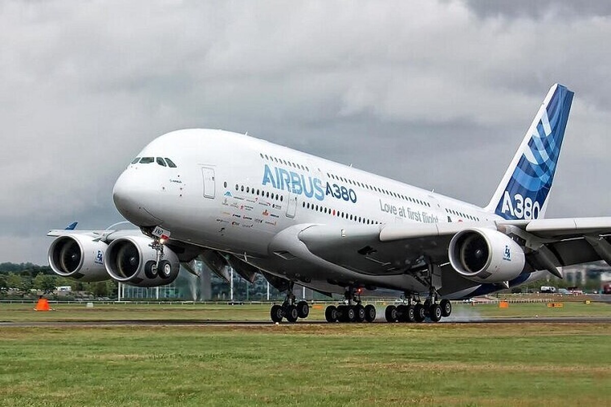 ویدئویی زیبا از  تیک آف هواپیمای غول پیکر A۳۸۰ را مشاهده می‌کنید.