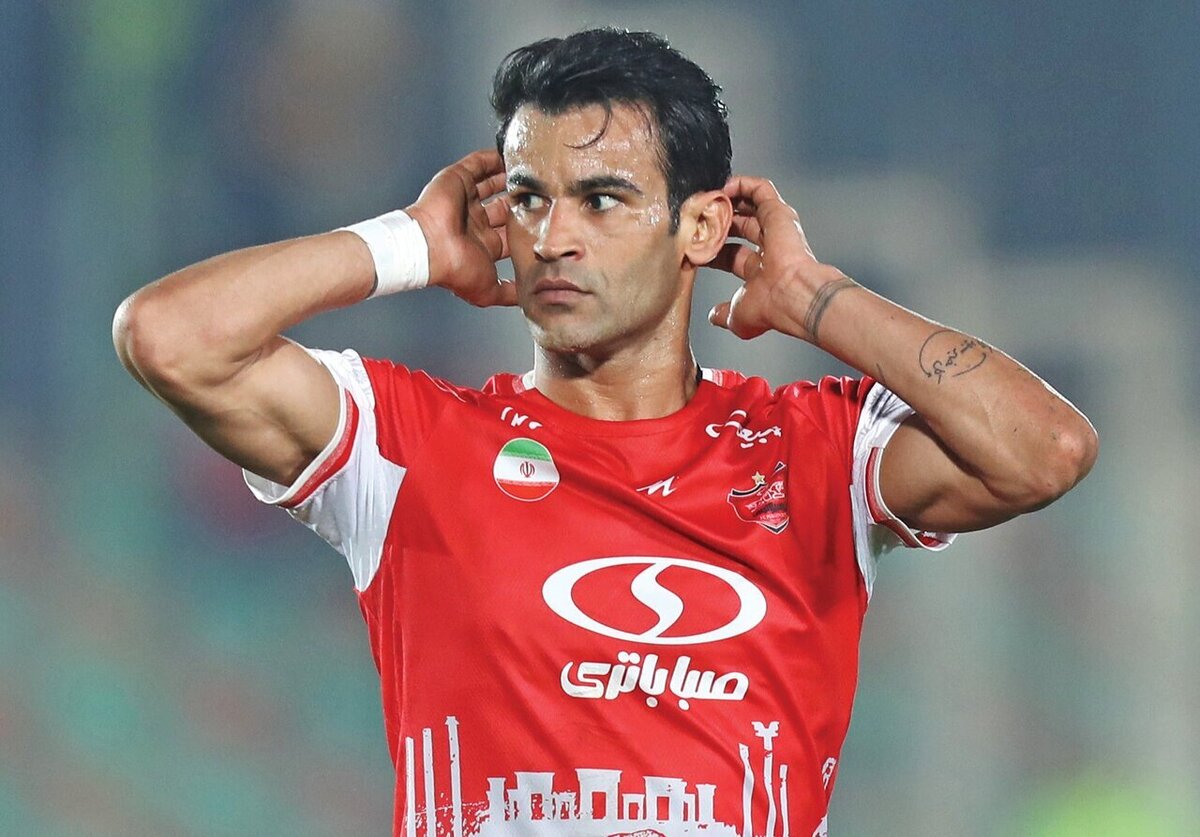 عیسی آل‌کثیر که بعد از عقد قرارداد با استقلال، حواشی بسیاری را تحمل کرد و سرانجام به ملوان رفت، فصل را به‌دلیل پارگی رباط از دست داده است.