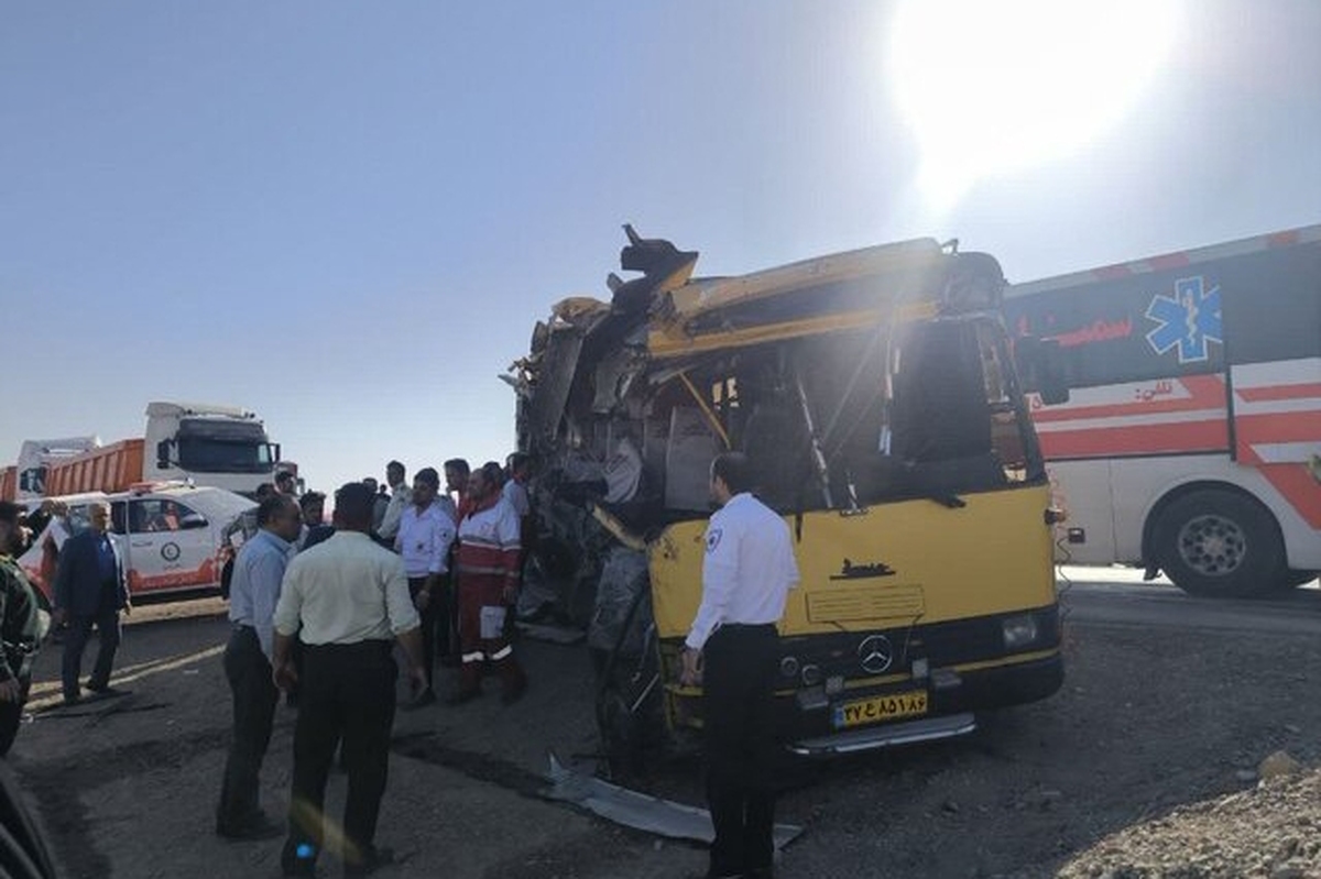 مدیرعامل هلال‌احمر استان سمنان از تصادف یک دستگاه اتوبوس حامل دانشجویان در جاده سمنان به سرخه خبر داد.