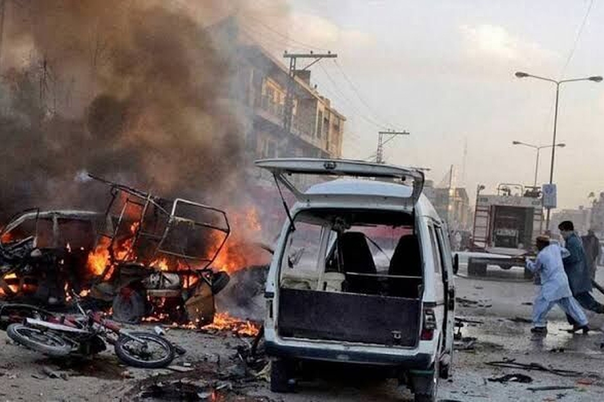 یک انفجار مهیب همراه با تیراندازی در نزدیکی مقر نیروهای مرزی در جاده زرغون‌شهر شهر کویته، مرکز ایالت بلوچستان پاکستان رخ داد. جزئیات بیشتر درباره تلفات و خسارات هنوز اعلام نشده است.