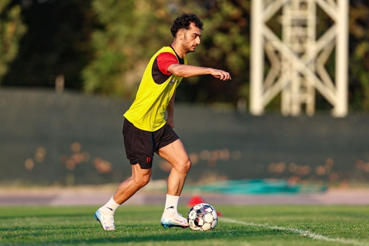 باشگاه پرسپولیس به وعده‌ای که در خصوص پول رضایت‌نامه فخریان داده بود عمل نکرد.