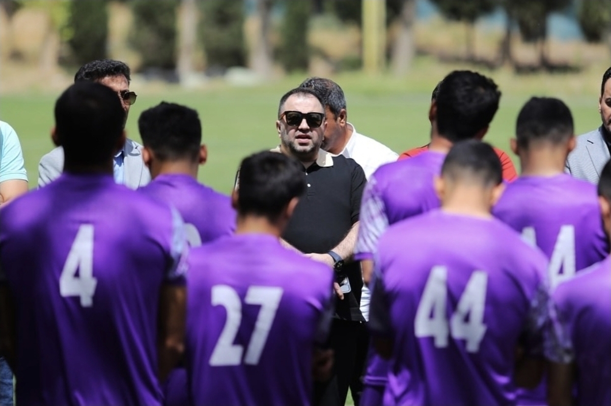 بی‌تفاوتی مدیران باشگاه چادرملو و مسئولان فوتبال استان یزد باعث شد تا این باشگاه فرصت میزبانی از دو تیم بزرگ پایتخت را از دست بدهد.