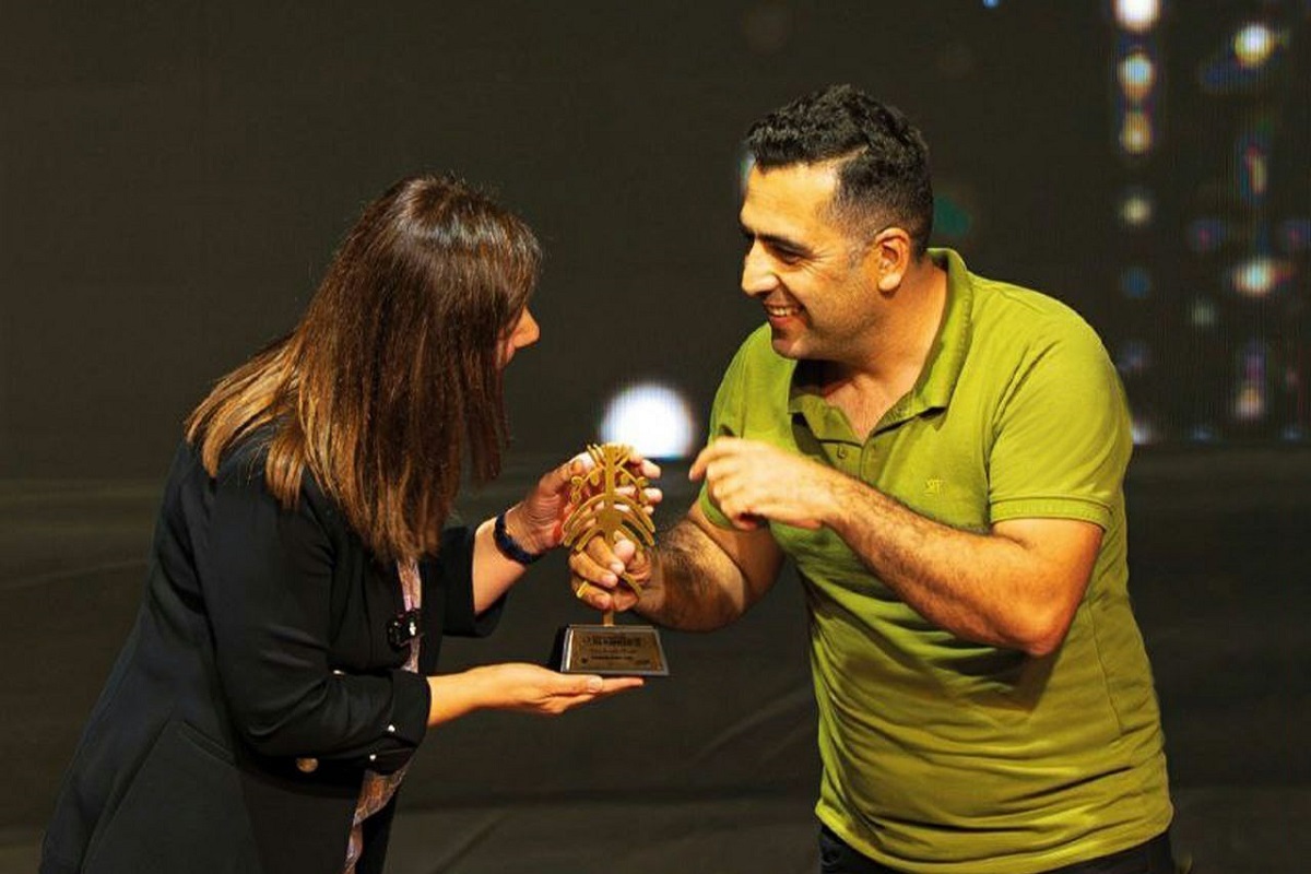 مستند «حبیب الله» به کارگردانی عدنان زندی، موفق به کسب جایزه بهترین فیلم از جشنواره بین‌المللی فیلم مستند در ترکیه شد.